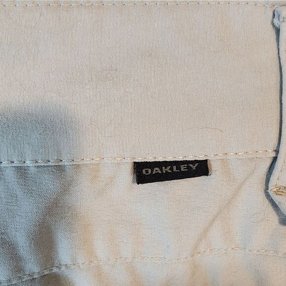 Men's Oakley khaki chino pants, size 38 X 32 - Picture 5 of 6